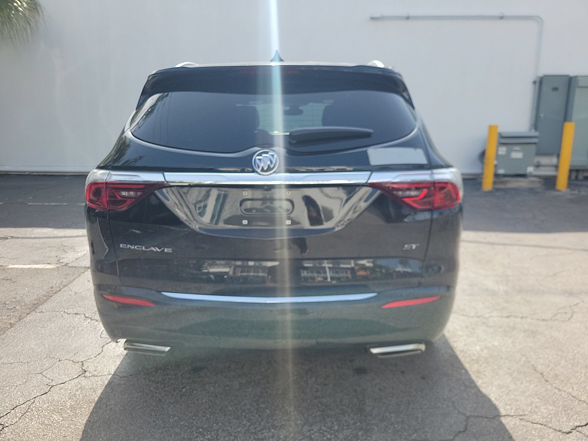 Used 2024 Buick Enclave Essence w/ Sport Touring Edition FWD image 10