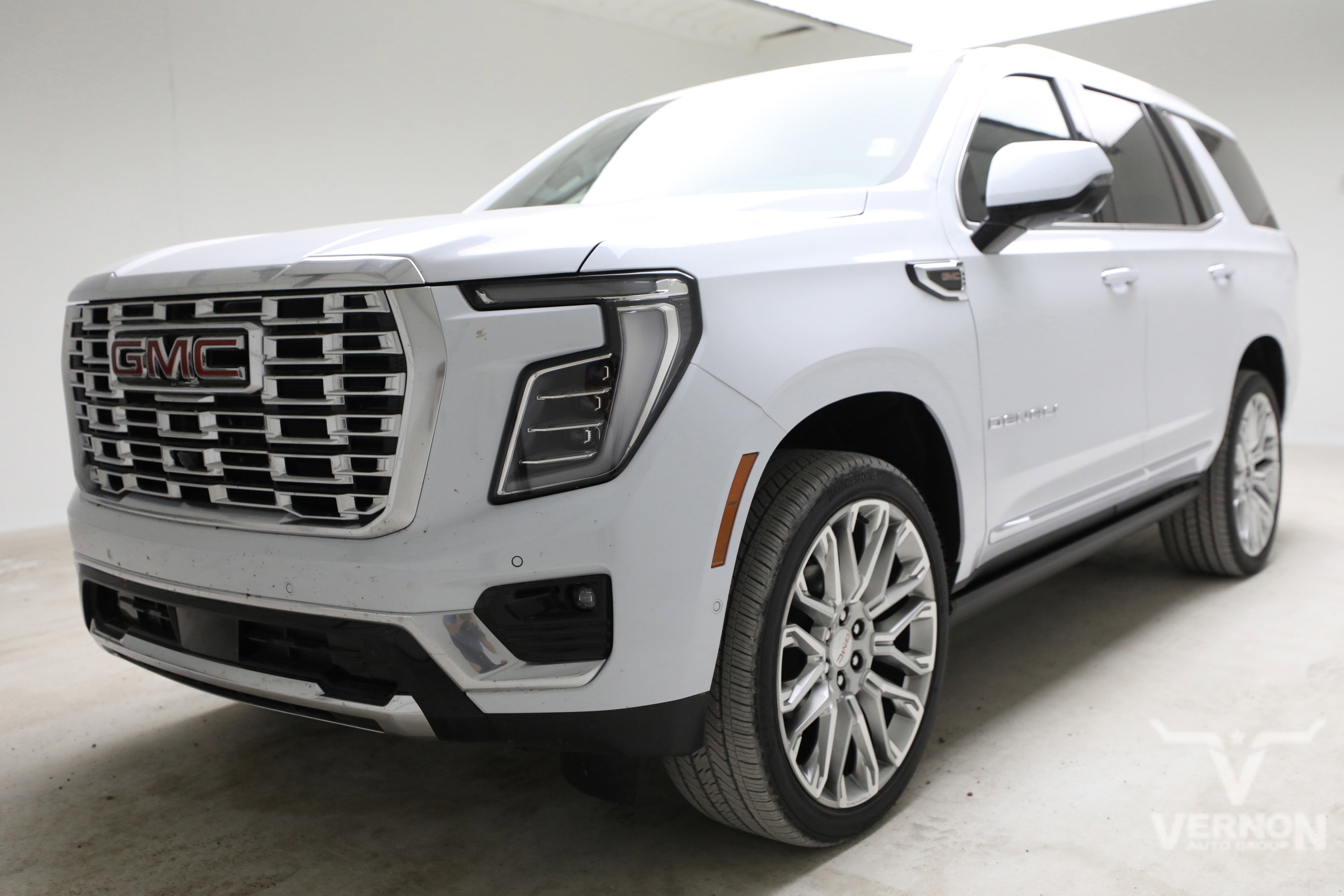 New 2026 GMC Yukon Denali w/ Denali Reserve Package AWD/4WD image 1