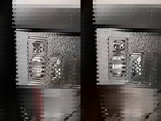 Used 2016 Toyota RAV4 LE image 18