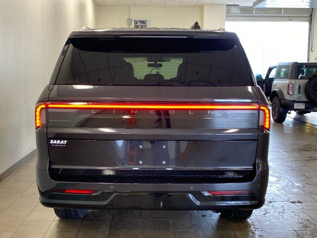 New 2027 Lincoln Navigator L Reserve AWD/4WD image 6
