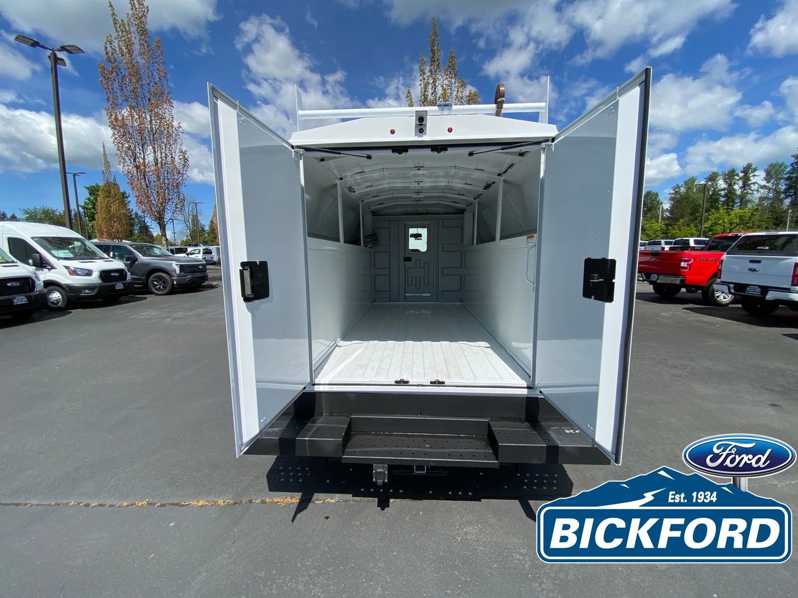 New 2025 Ford E-350 and Econoline 350 Super Duty w/ Power Equipment Group image 8