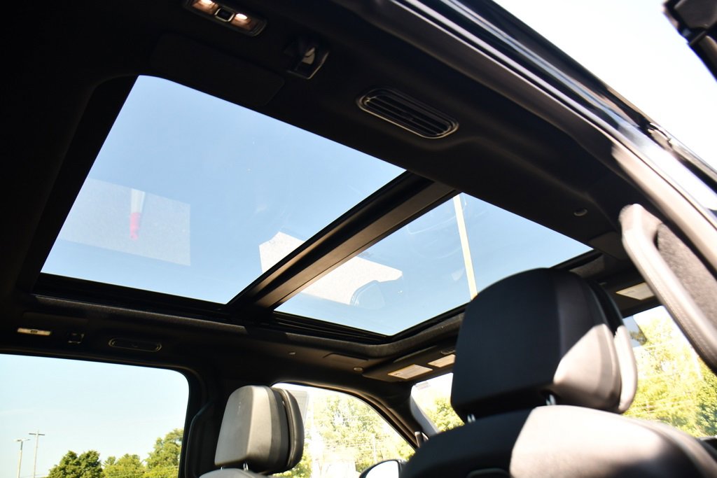 New 2025 Lincoln Navigator Reserve w/ Jet Appearance Package image 17