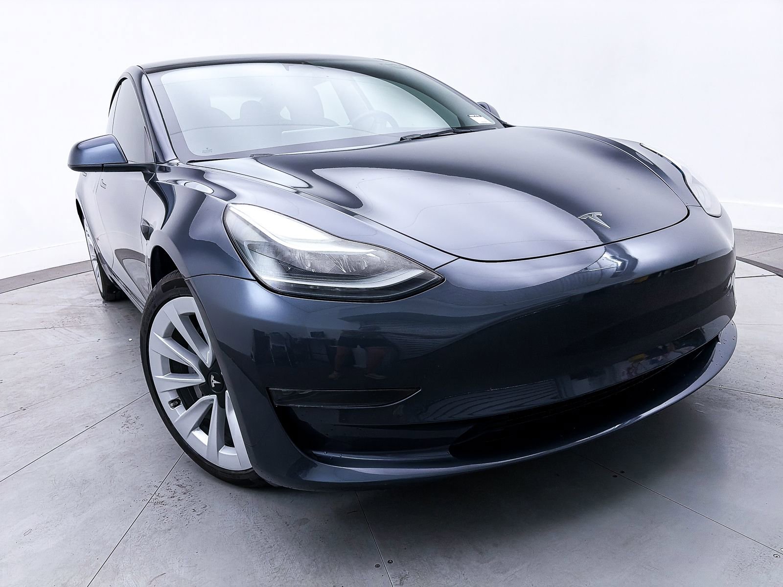 Used 2023 Tesla Model 3 Standard Range image 7