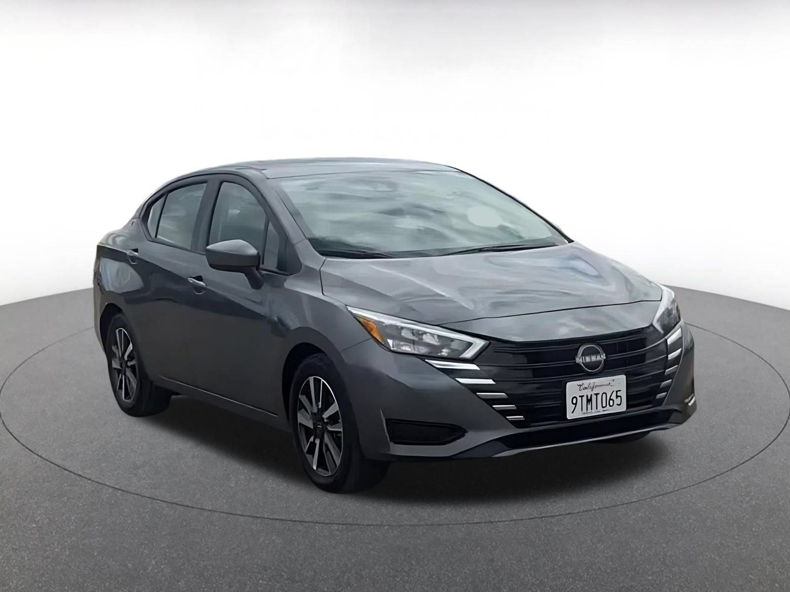 Used 2025 Nissan Versa SV FWD video 2