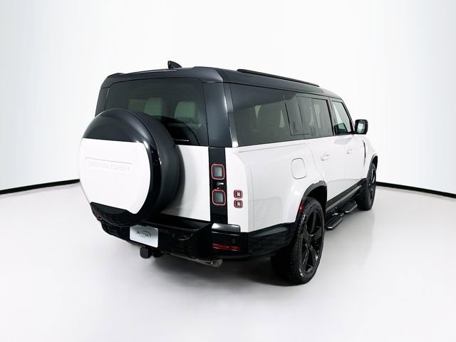 New 2026 Land Rover Defender 130 X-Dynamic SE image 5