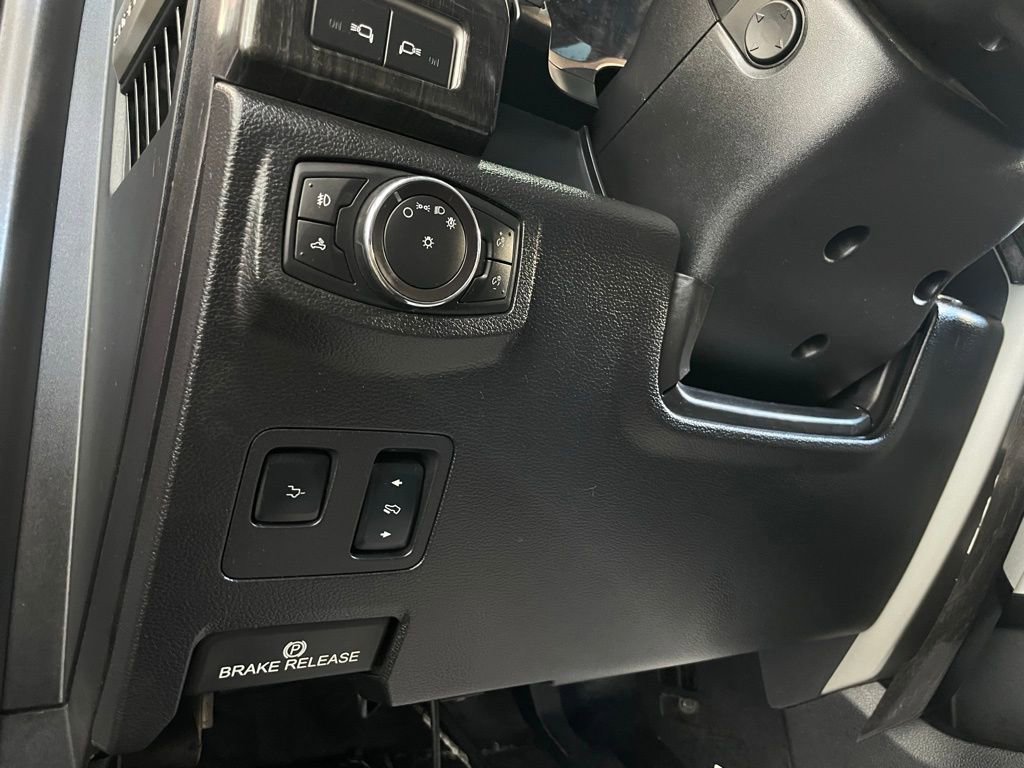 Used 2017 Ford F350 Lariat w/ Lariat Ultimate Package image 32