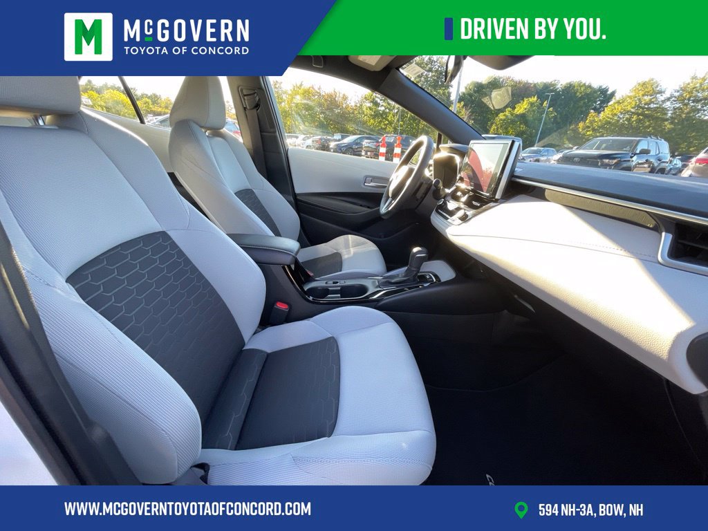 Used 2025 Toyota Corolla SE FWD image 36