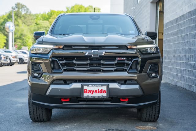 Used 2024 Chevrolet Colorado Z71 w/ Z71 Convenience Package 2 AWD/4WD image 3
