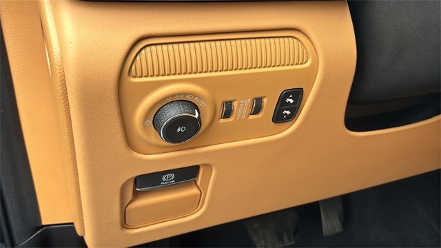 Used 2023 Jeep Grand Wagoneer L Series III w/ Rear Seat Video Group 1 image 15