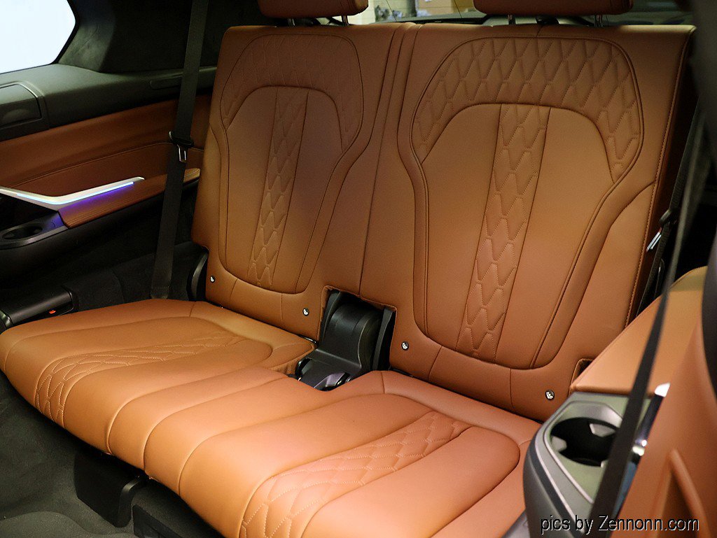 Used 2022 BMW X7 xDrive40i w/ M Sport Package image 13