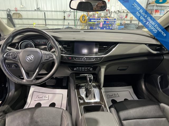 Used 2018 Buick Regal Essence w/ Driver Confidence Package #1 image 14