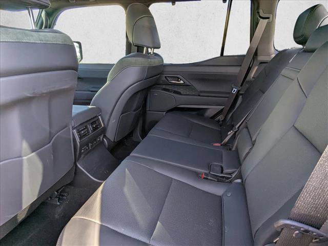 Used 2024 Lexus GX 550 image 18