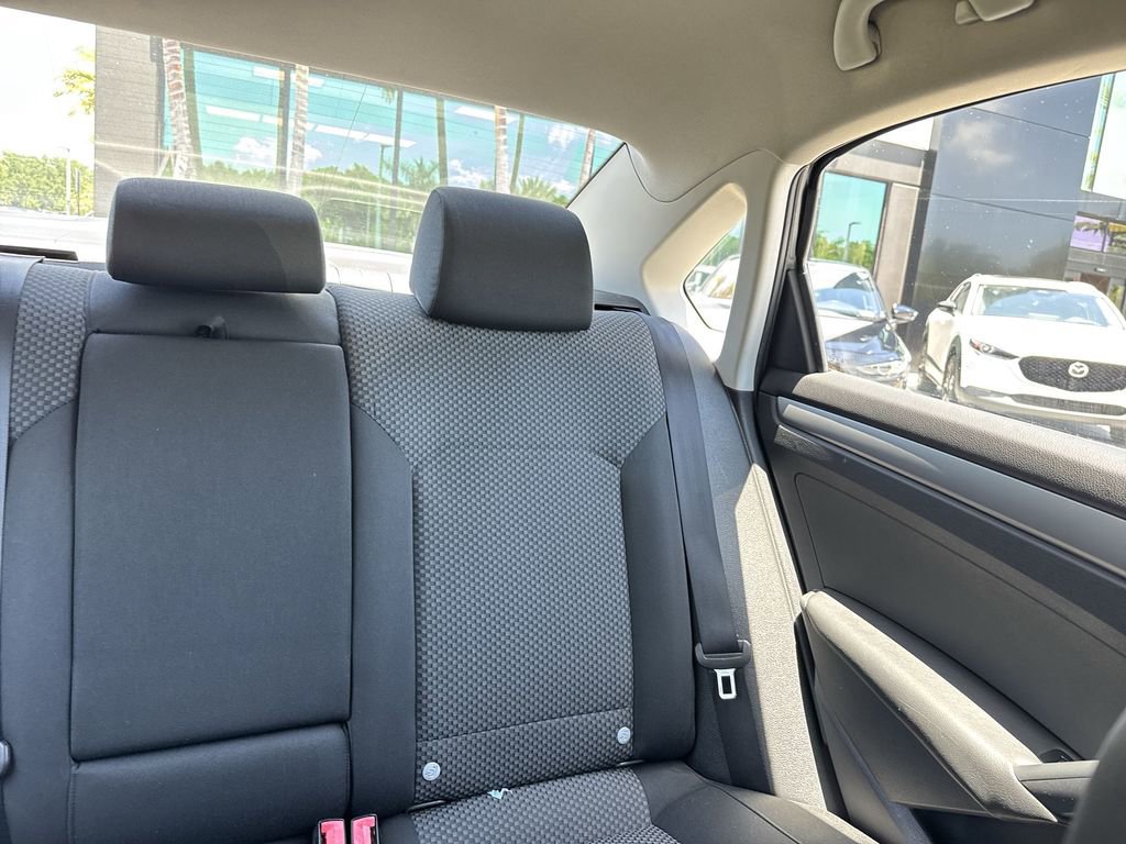Used 2014 Volkswagen Passat 2.5 S FWD image 19