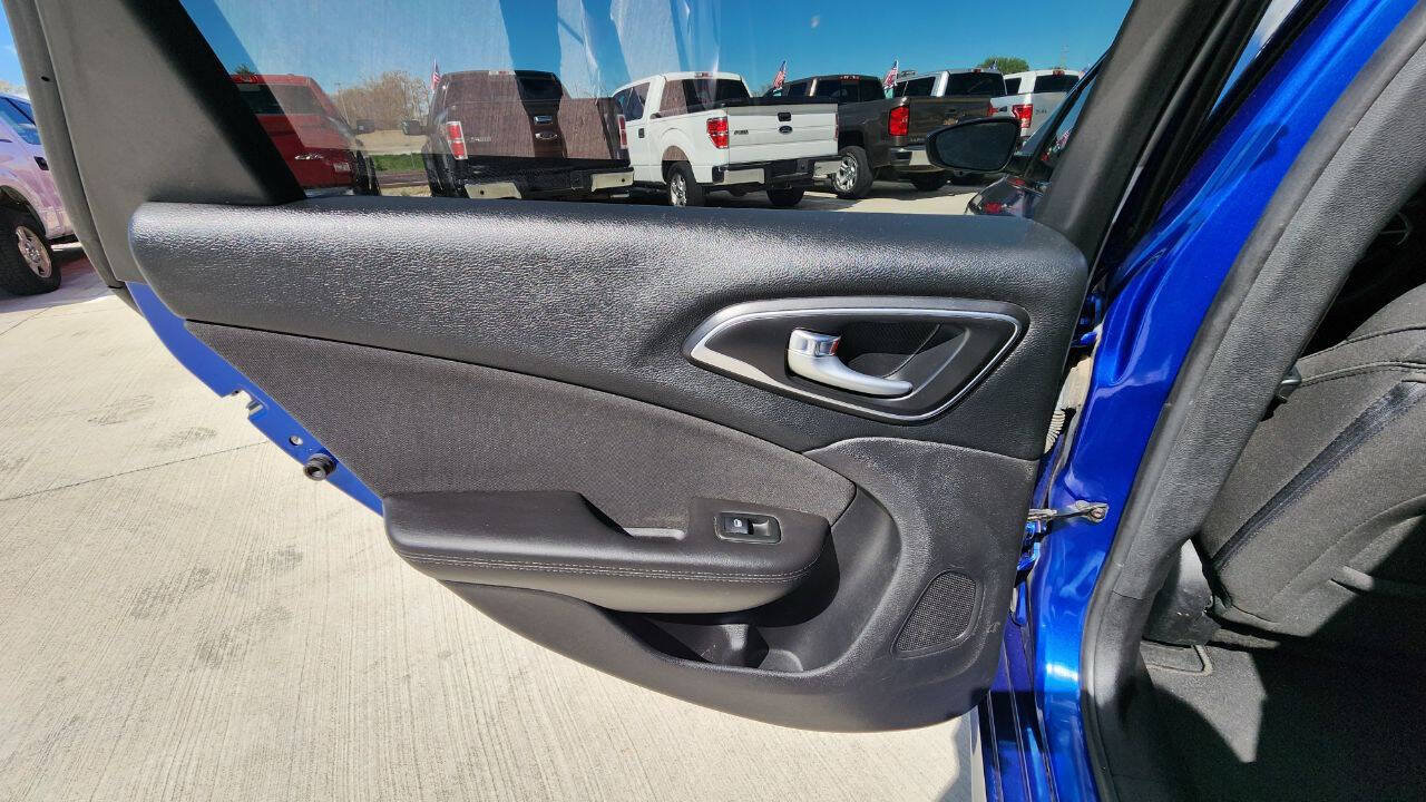 Used 2016 Chrysler 200 Limited FWD image 19