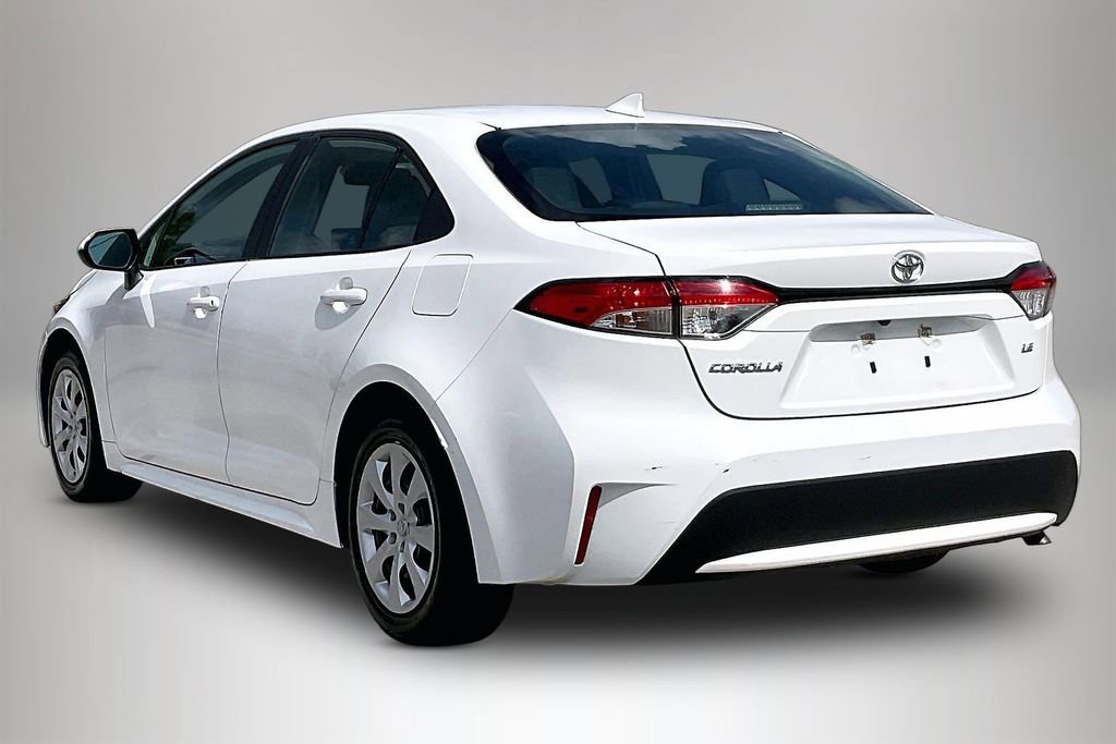 Used 2022 Toyota Corolla LE FWD image 4