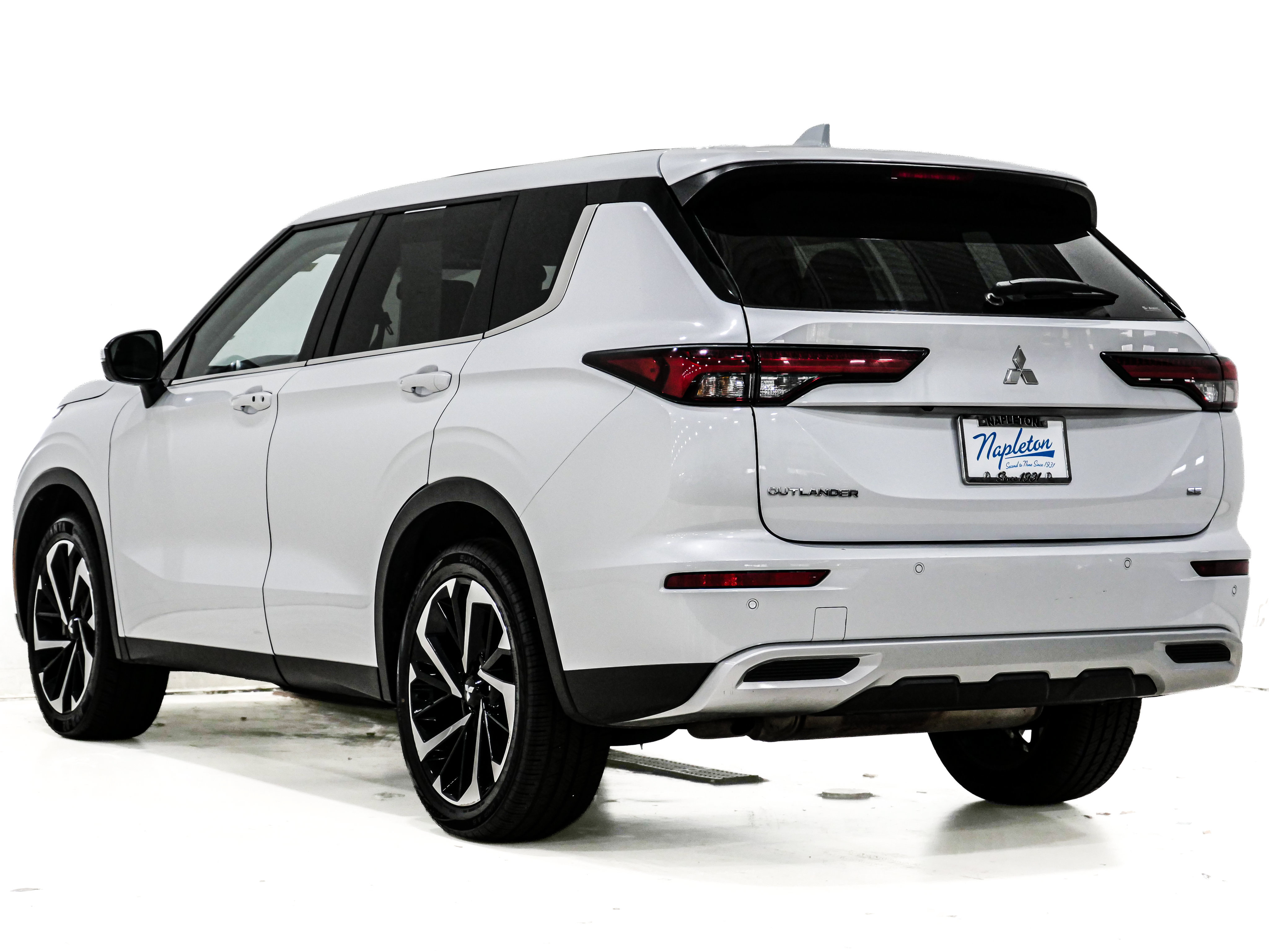 Used 2024 Mitsubishi Outlander AWD image 8