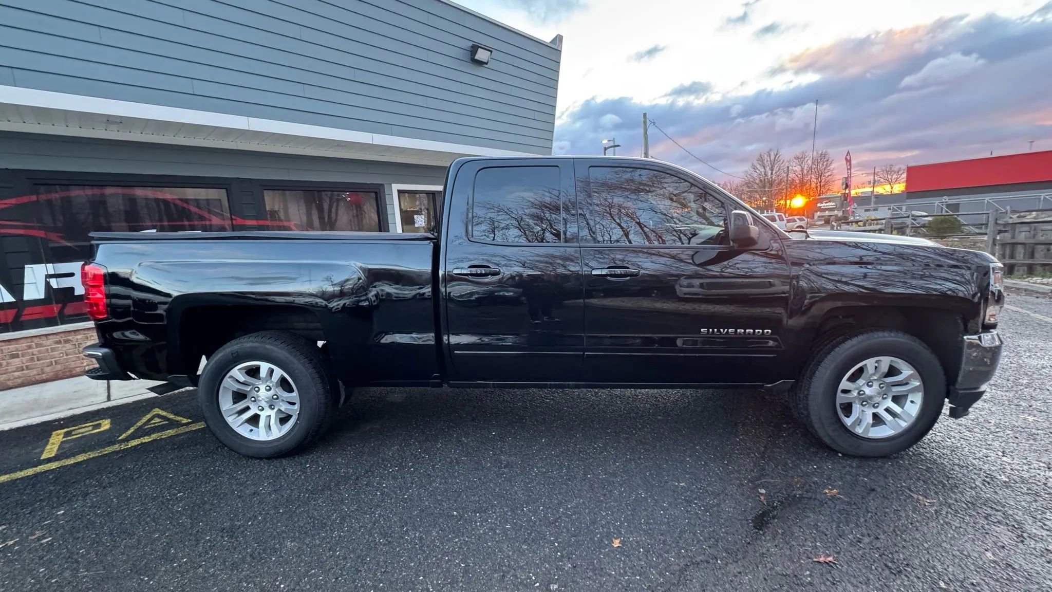 Used 2018 Chevrolet Silverado 1500 LT w/ All Star Edition image 7