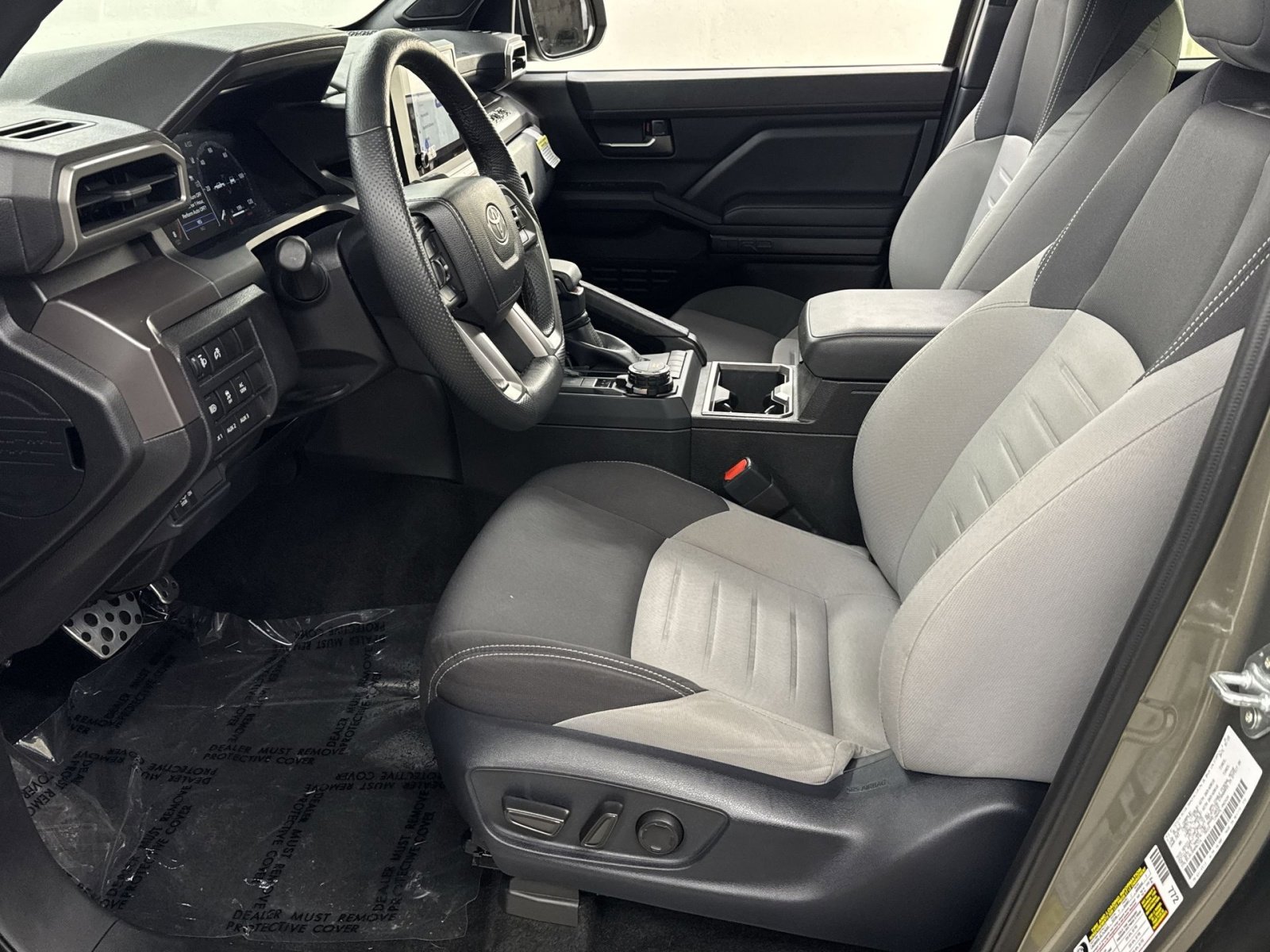 Used 2025 Toyota Tacoma TRD Sport w/ TRD Sport Upgrade Package image 2