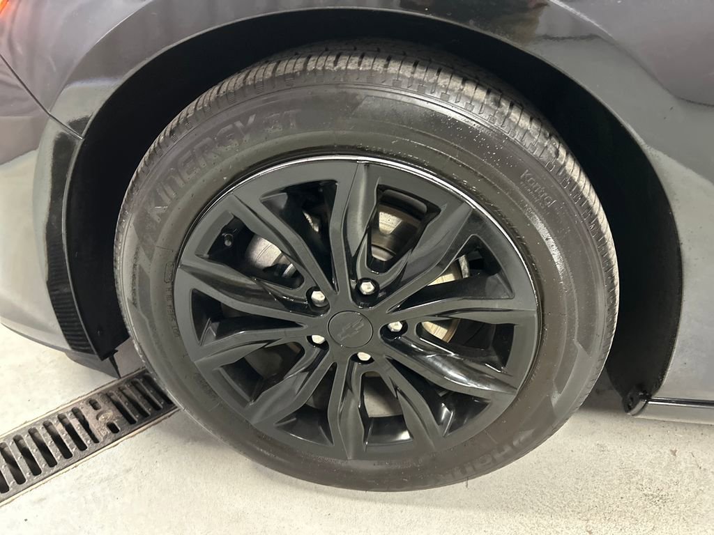 Used 2024 Chevrolet Malibu LT image 9