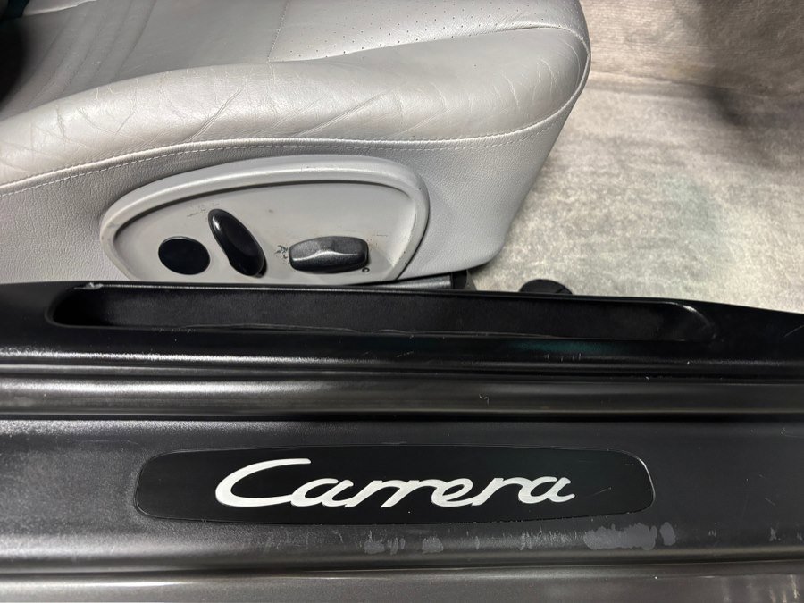 Used 2000 Porsche 911 Cabriolet image 23