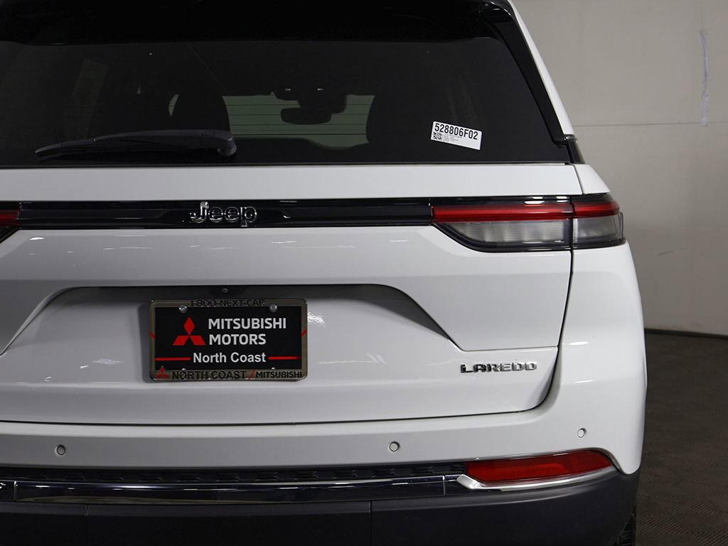 Used 2023 Jeep Grand Cherokee Laredo image 14