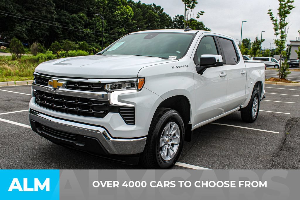 Used 2025 Chevrolet Silverado 1500 LT RWD image 2