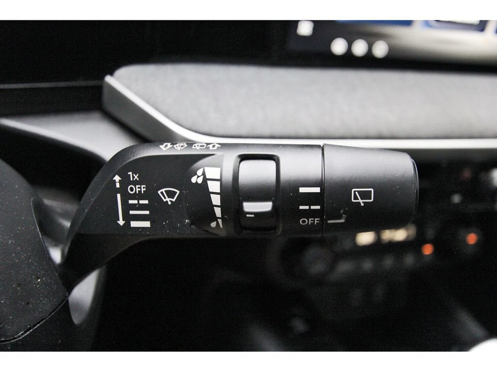 Used 2026 Nissan Kicks SV w/ SV Premium Package FWD image 18