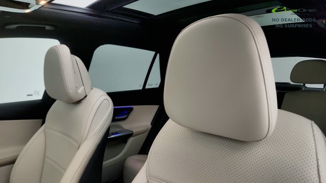 Used 2025 Mercedes-Benz GLC 350e 4MATIC image 53