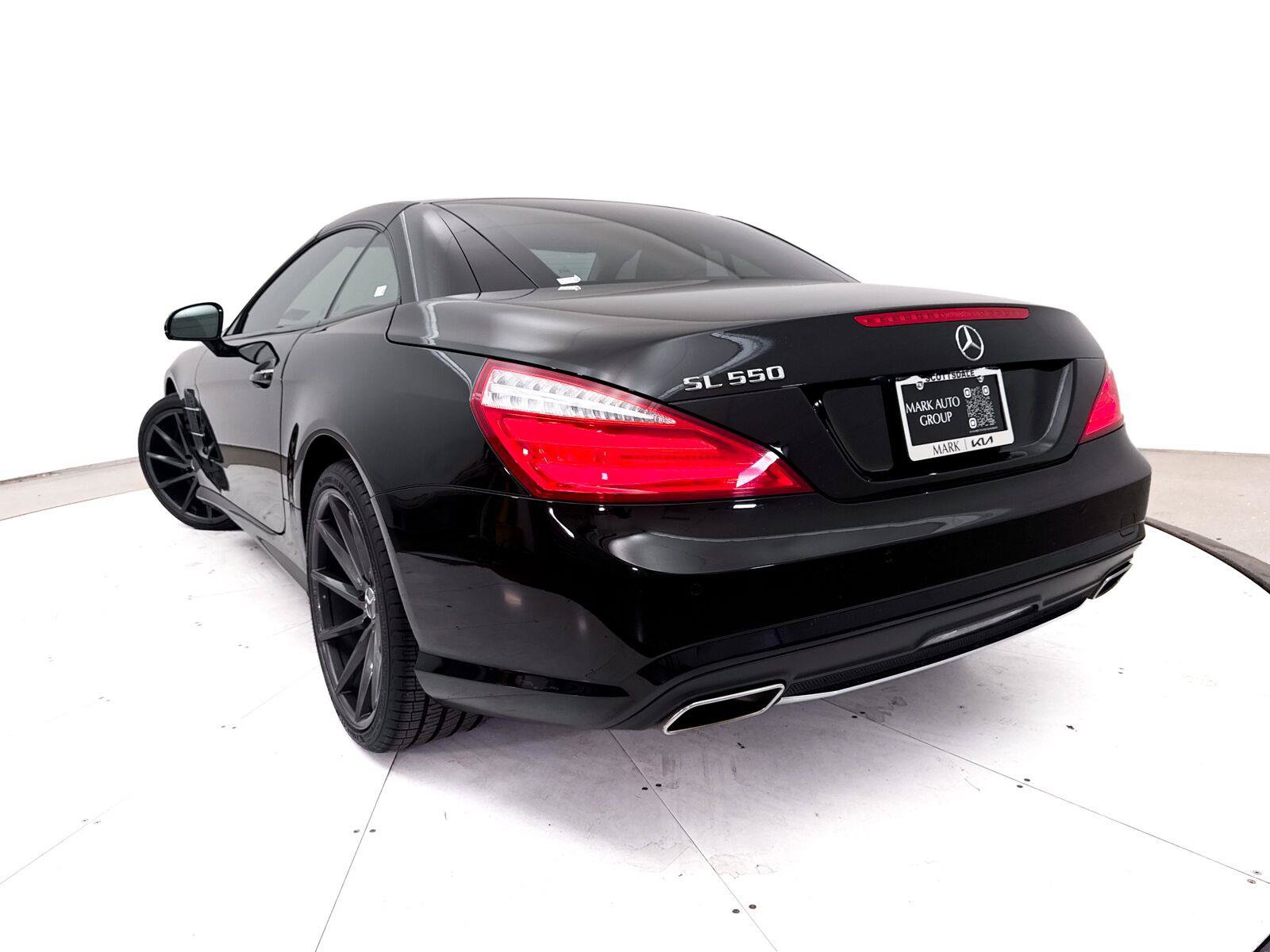 Used 2015 Mercedes-Benz SL 550 image 8