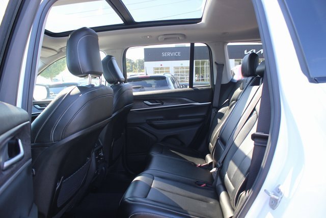 Used 2024 Jeep Grand Cherokee Limited image 21