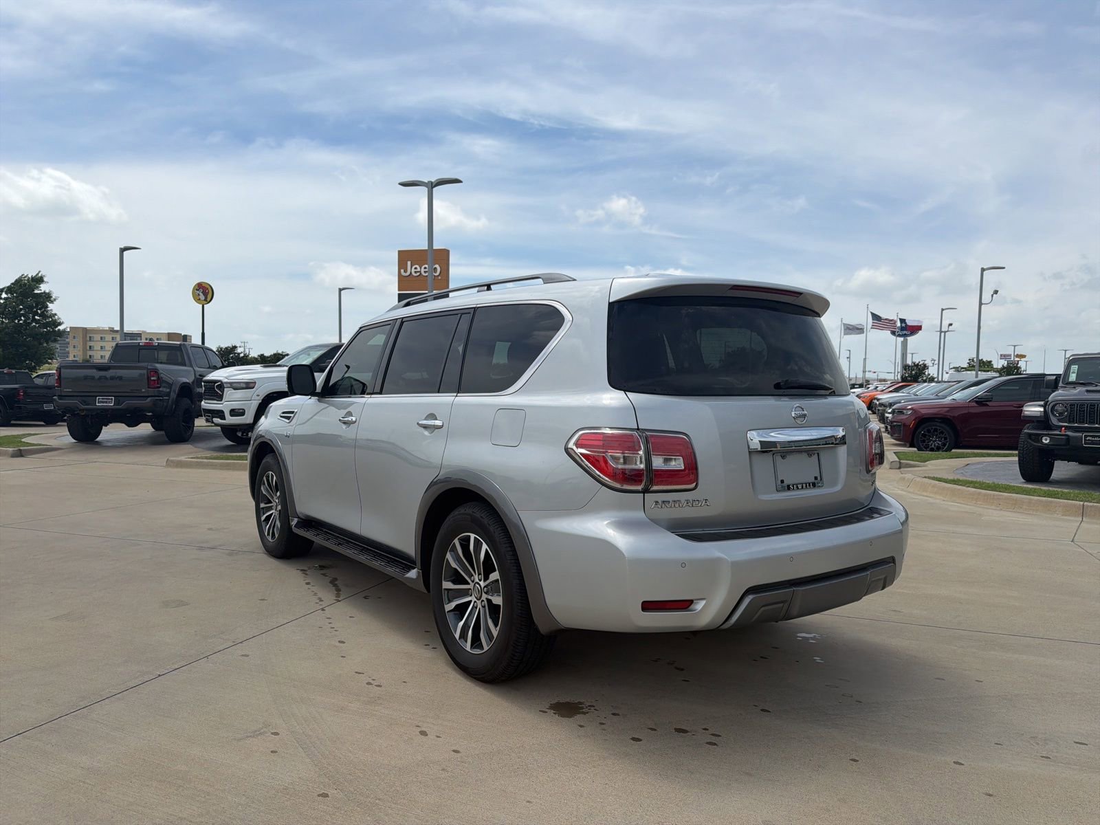 Used 2020 Nissan Armada SL w/ Premium Package RWD image 3