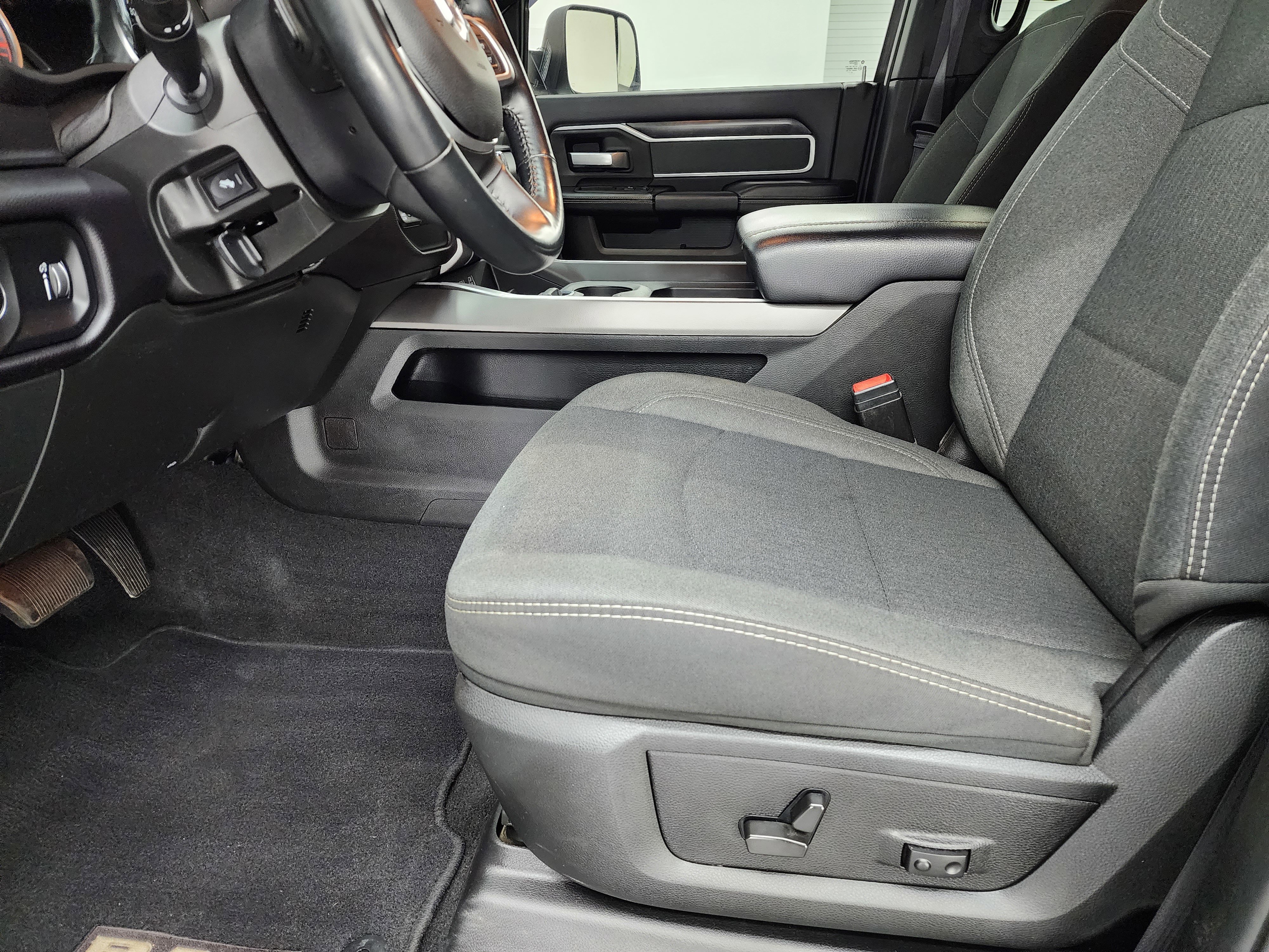 Used 2022 RAM 3500 Big Horn w/ Level A Equipment Group image 8