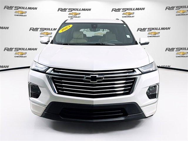 Used 2023 Chevrolet Traverse Premier image 2
