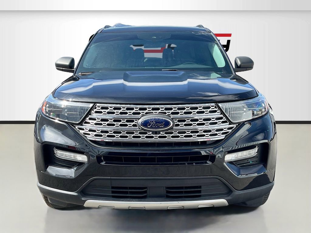 Used 2022 Ford Explorer XLT w/ Equipment Group 202A image 2