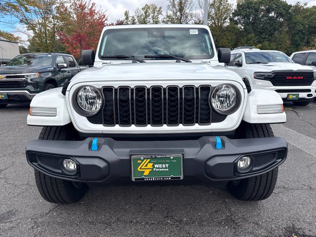 Used 2024 Jeep Wrangler Unlimited w/ Convenience Group AWD/4WD image 2