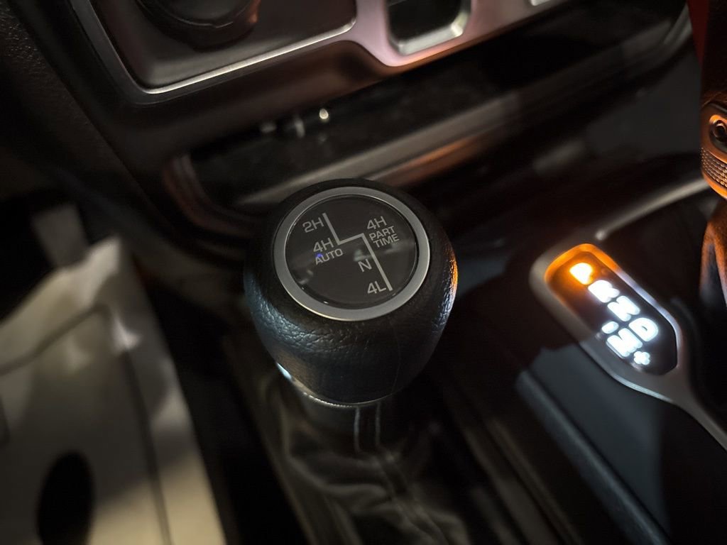 Used 2025 Jeep Wrangler Unlimited Sahara image 34