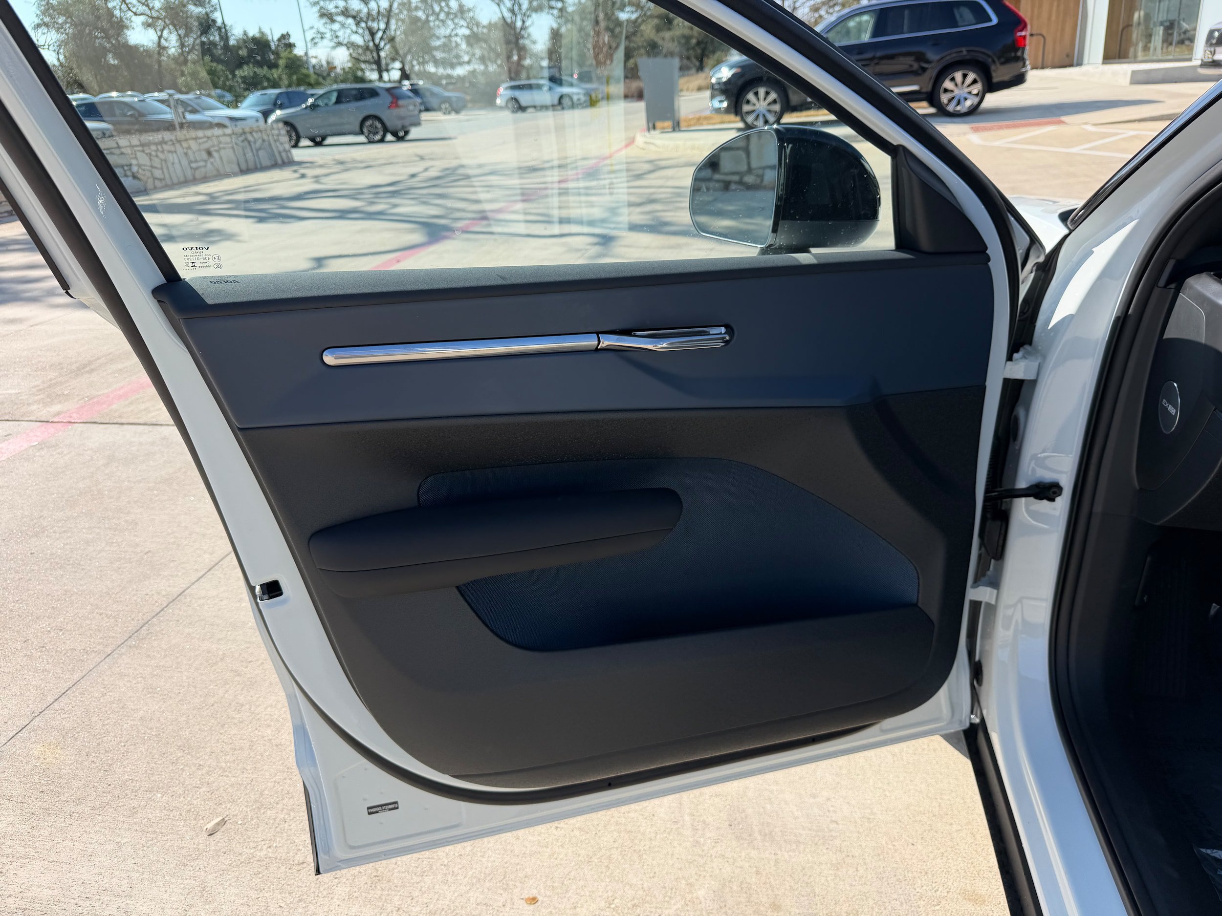New 2026 Volvo EX30 Cross Country Ultra w/ Protection Package Premier AWD/4WD image 17