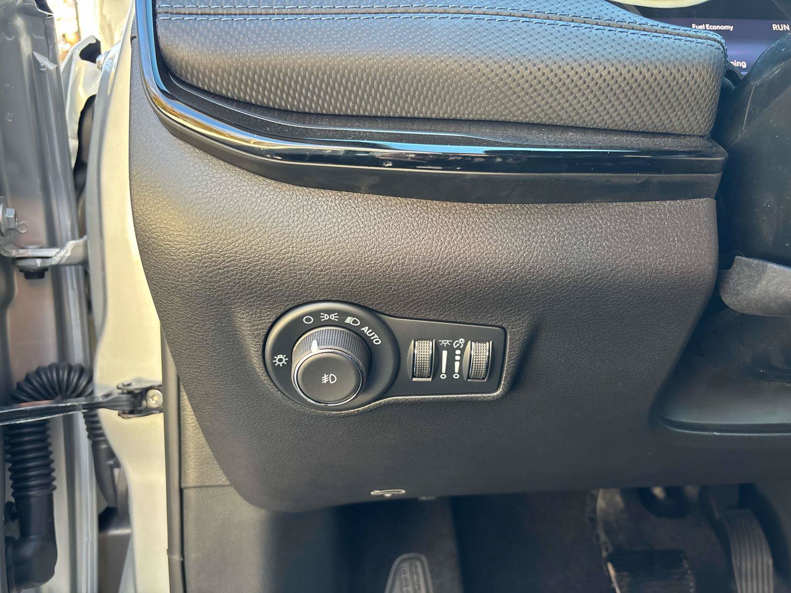 New 2026 Jeep Compass Latitude AWD/4WD image 11
