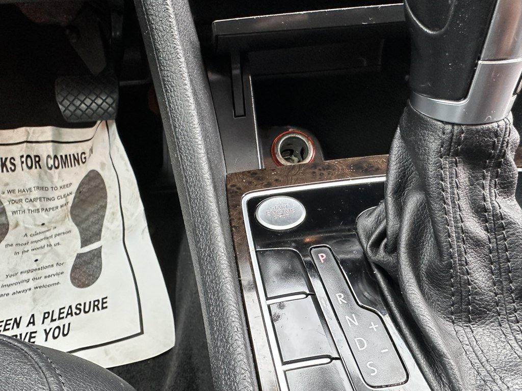 Used 2015 Volkswagen Passat 1.8T SEL Premium image 36