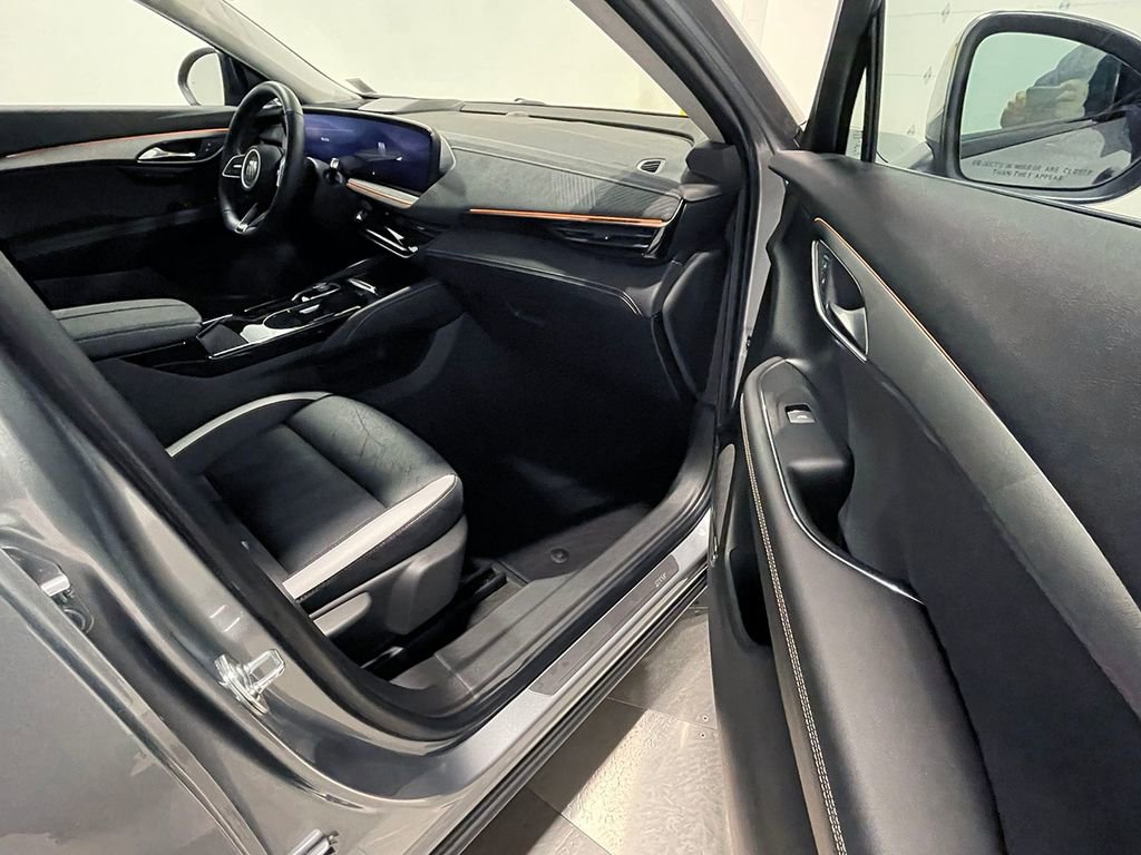 Used 2025 Buick Envision Sport Touring image 24