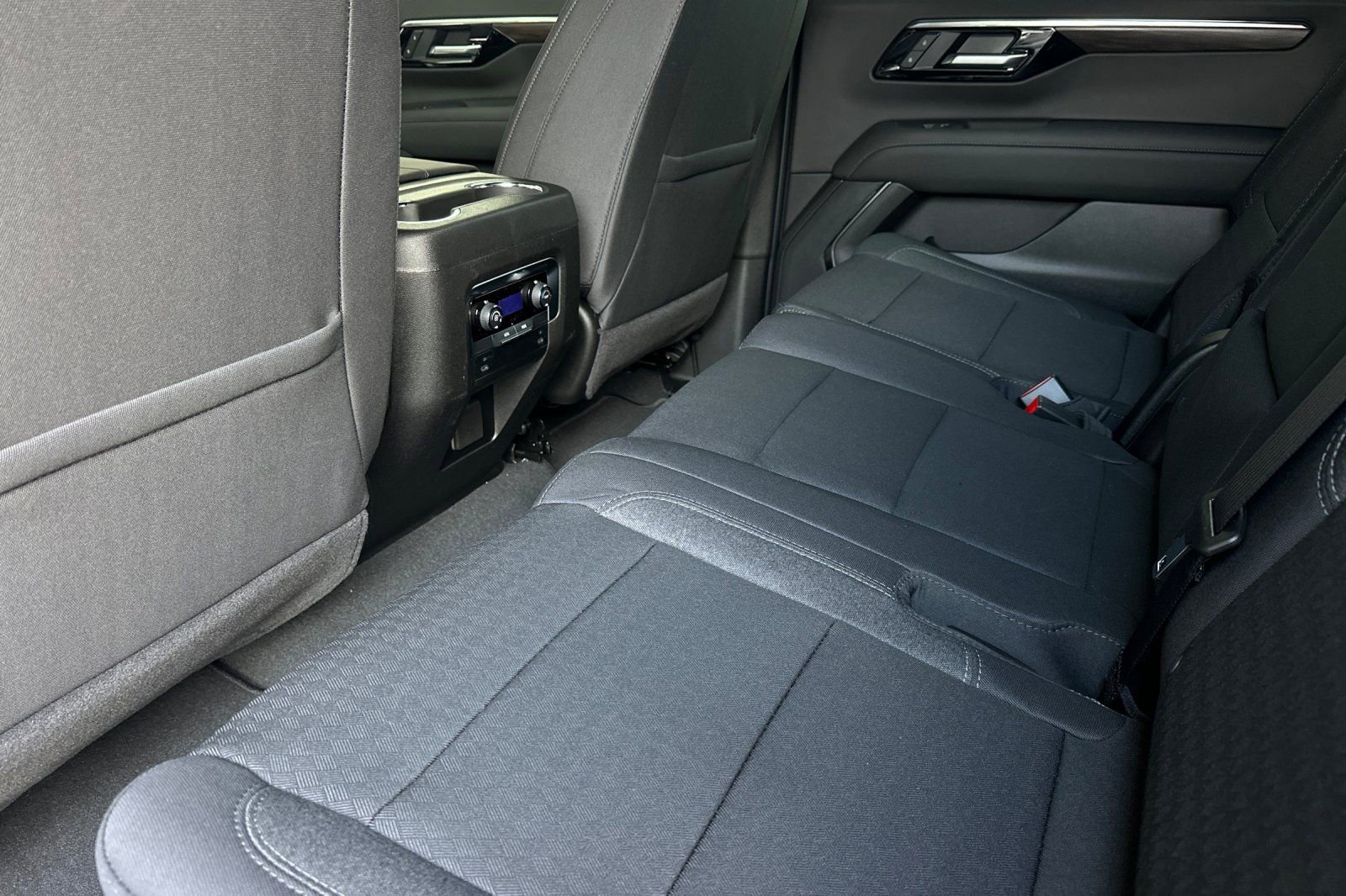 New 2026 Chevrolet Suburban LS image 11