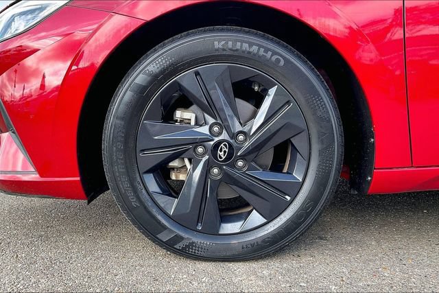 Certified 2021 Hyundai Elantra SEL FWD image 11