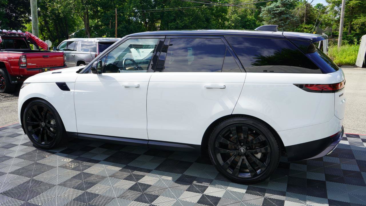 Used 2023 Land Rover Range Rover Sport SE AWD/4WD image 20
