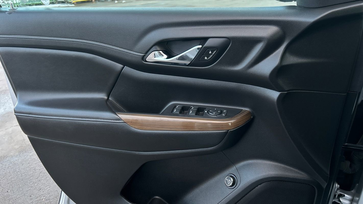 Used 2019 GMC Acadia SLE image 24