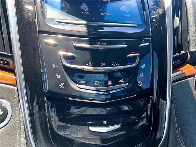 Used 2017 Cadillac Escalade ESV Luxury RWD image 24