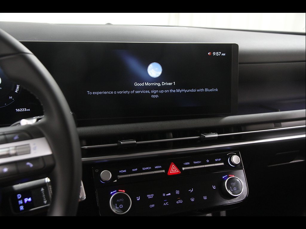 Certified 2025 Hyundai Tucson SEL AWD/4WD image 9