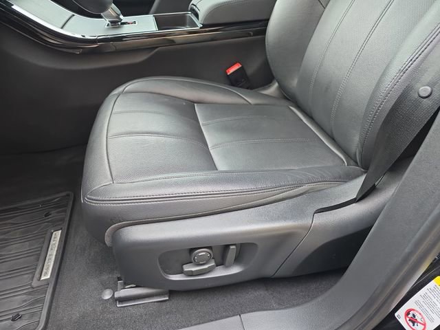 Used 2025 Land Rover Range Rover Evoque S image 32