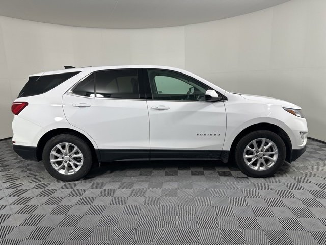 Used 2018 Chevrolet Equinox LT image 2