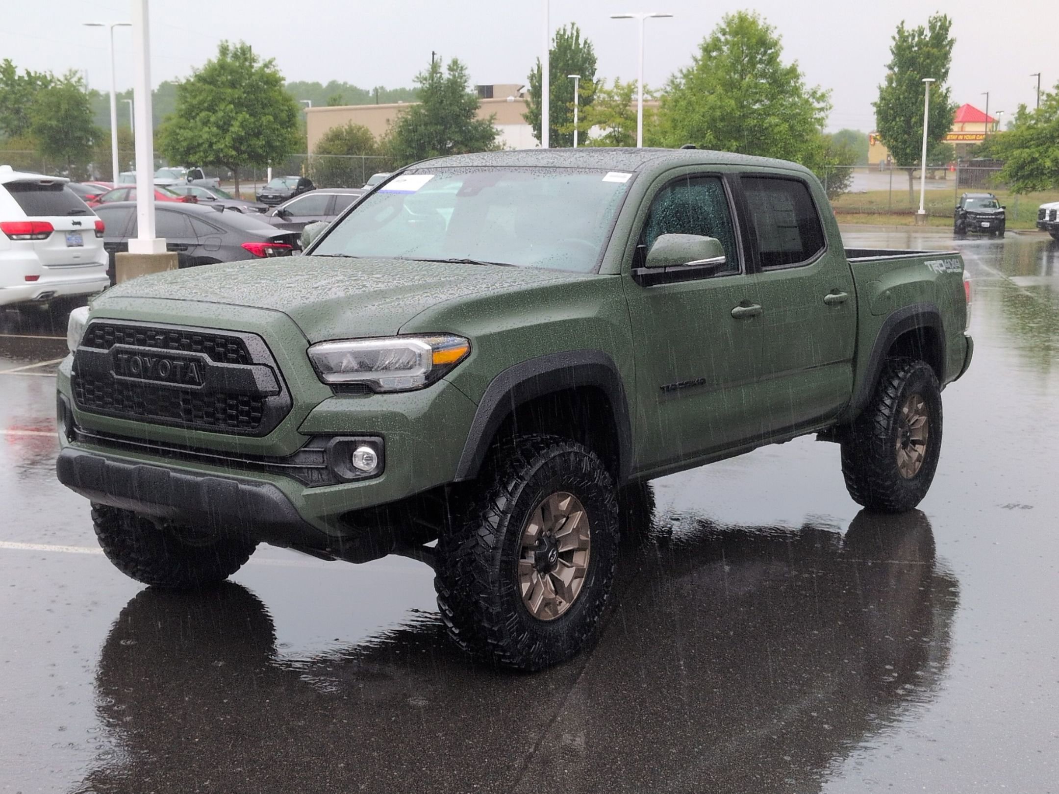 Used 2021 Toyota Tacoma TRD Off-Road w/ TRD Premium Off Road Package AWD/4WD image 8