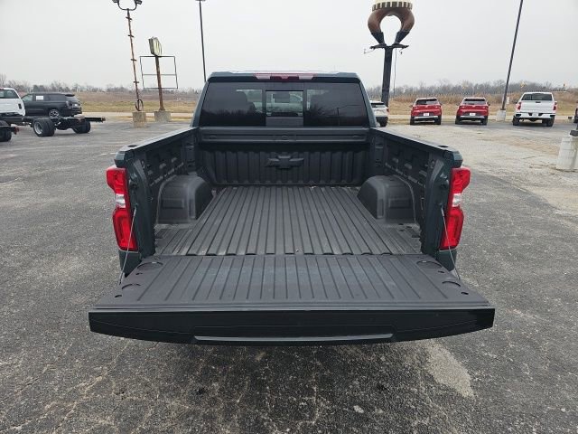 Used 2025 Chevrolet Silverado 1500 ZR2 image 9